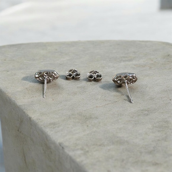 Kendra Scott 14k white gold diamond Amelee stud earrings - Picture 6 of 13